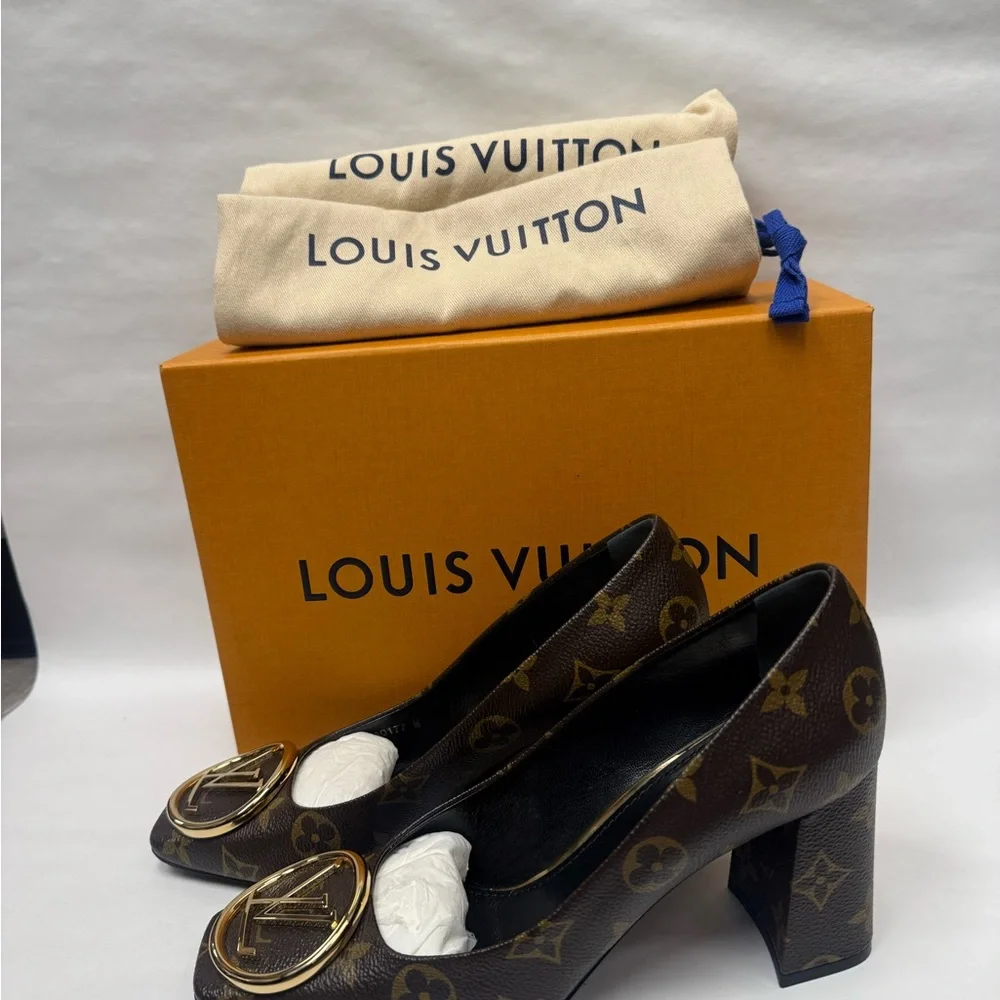 Louis Vuitton Monogram Canvas Madeleine Pumps Size 38 - Picture 2 of 10